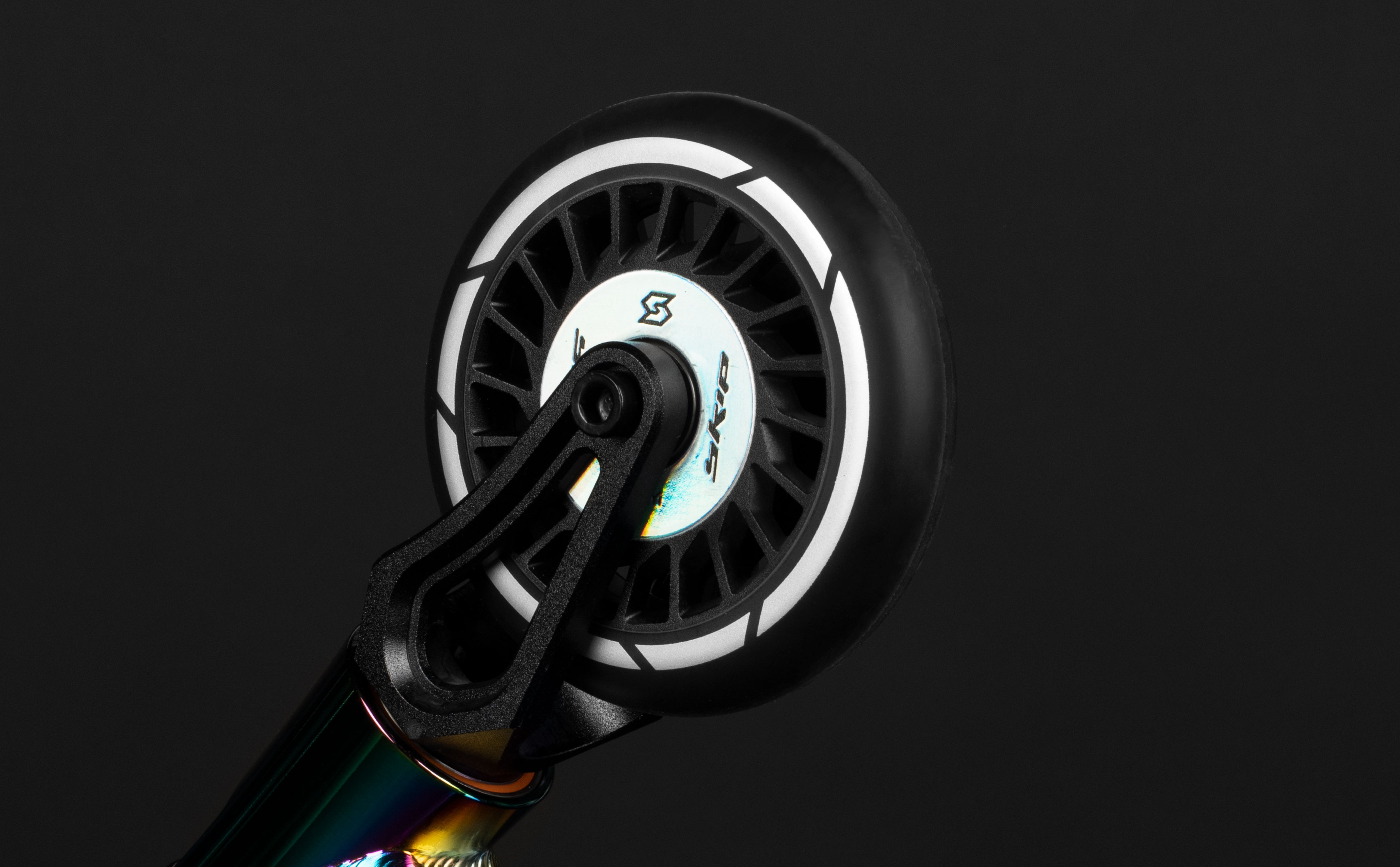 Самокат SKIP SBN черный-неохром